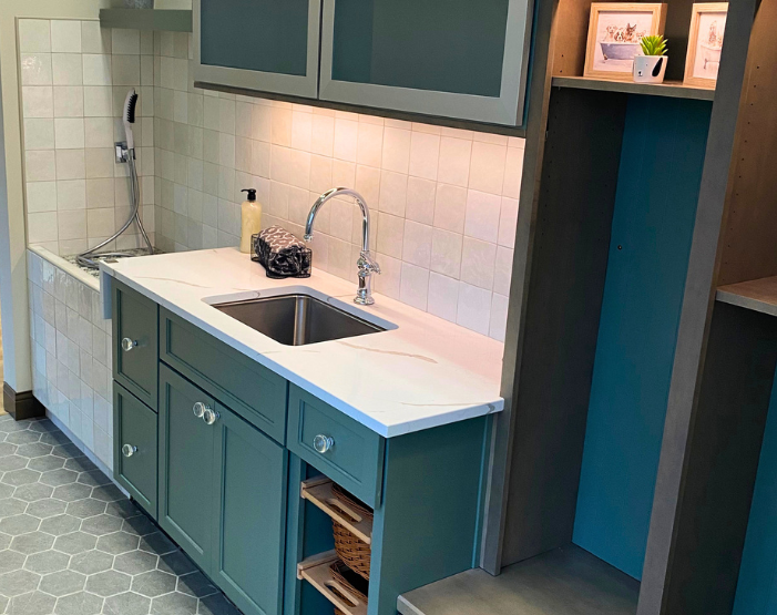 B&B Carpet One countertops in a mudroom with pet spa